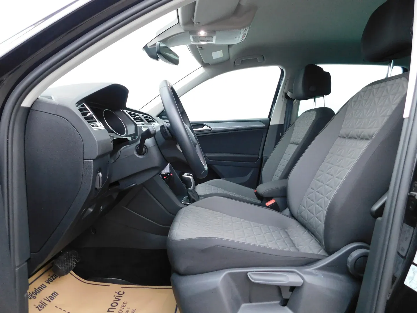 11635 volkswagen tiguan 2.0 tdi dsg life - slika 8