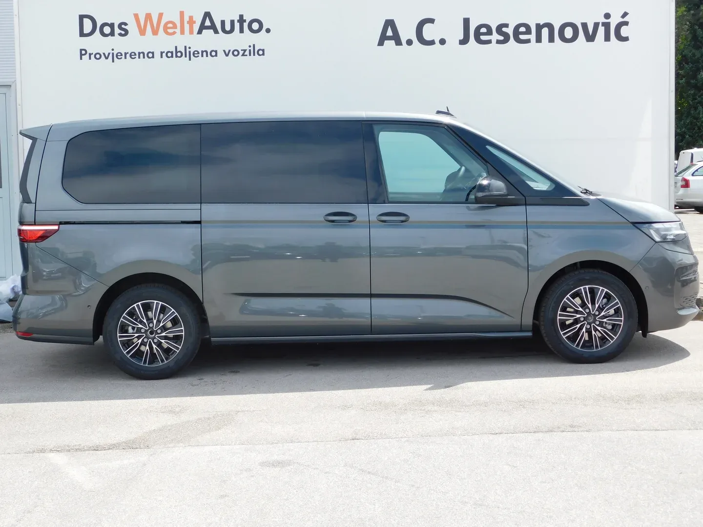 12846 vw multivan 4life l2 2.0 tdi dsg - slika 4
