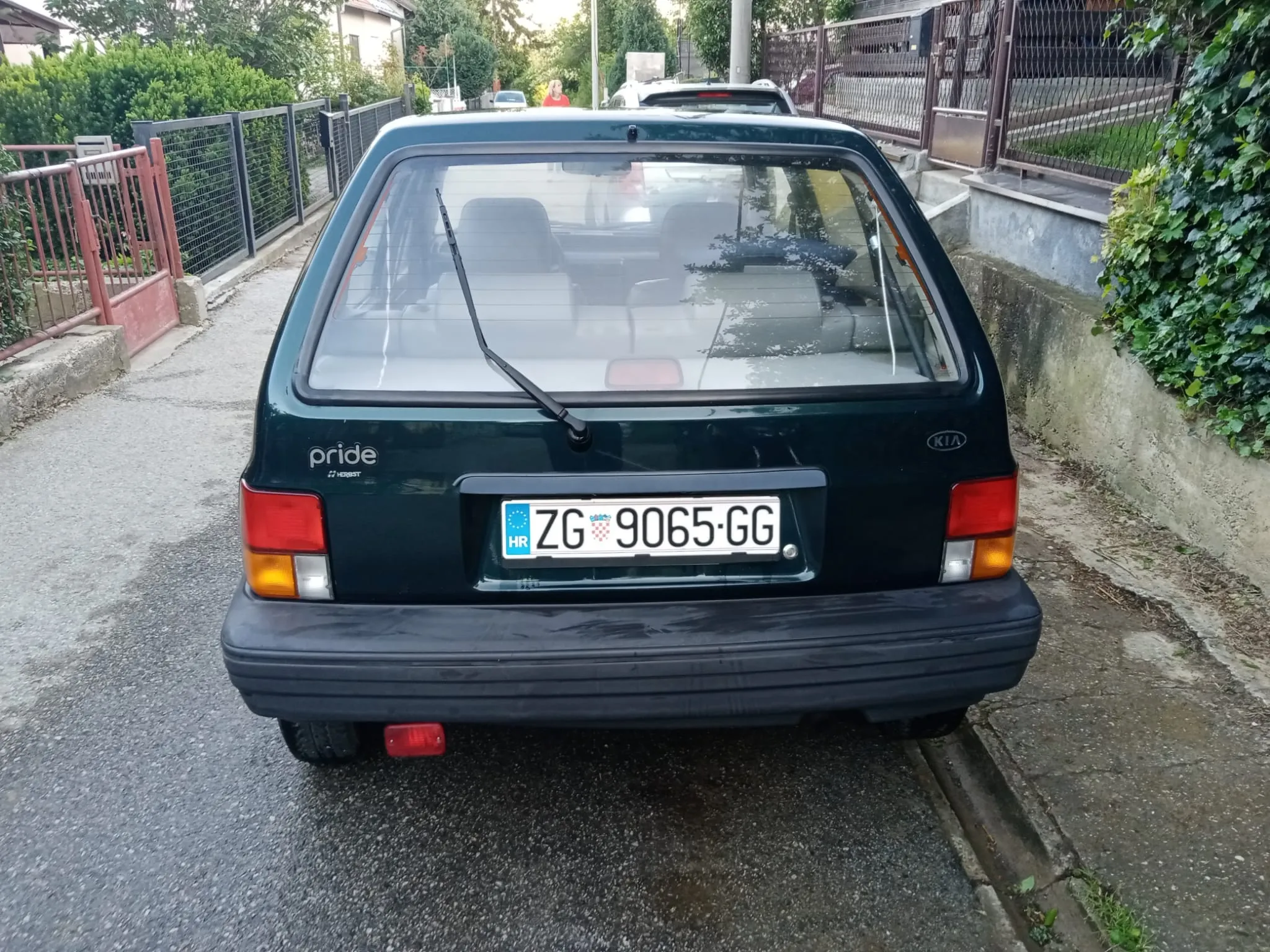 kia pride 2000. god drugi vlasnik - slika 2