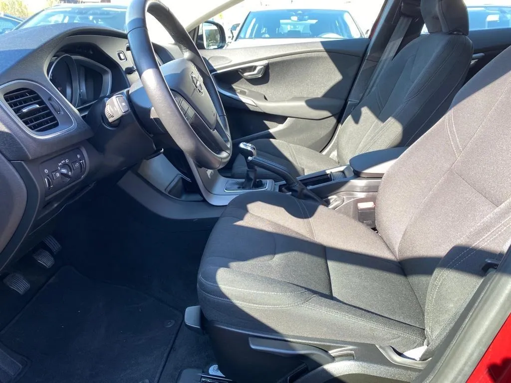 volvo v40 2.0 d kinetic, navi, park kamera, 4x garancija! - slika 11