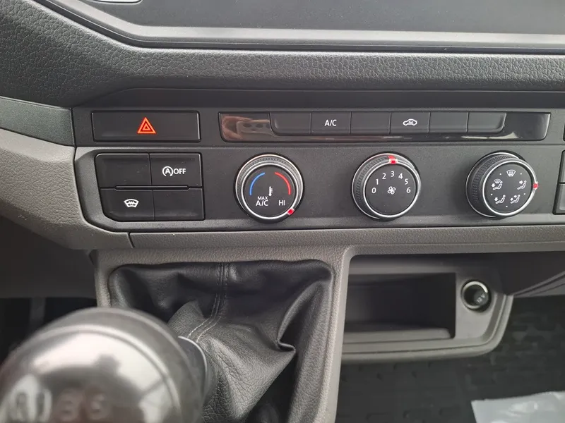 volkswagen crafter 2.0 tdi*140ks*dupla kabina*klima*kuka za vuču* - slika 14