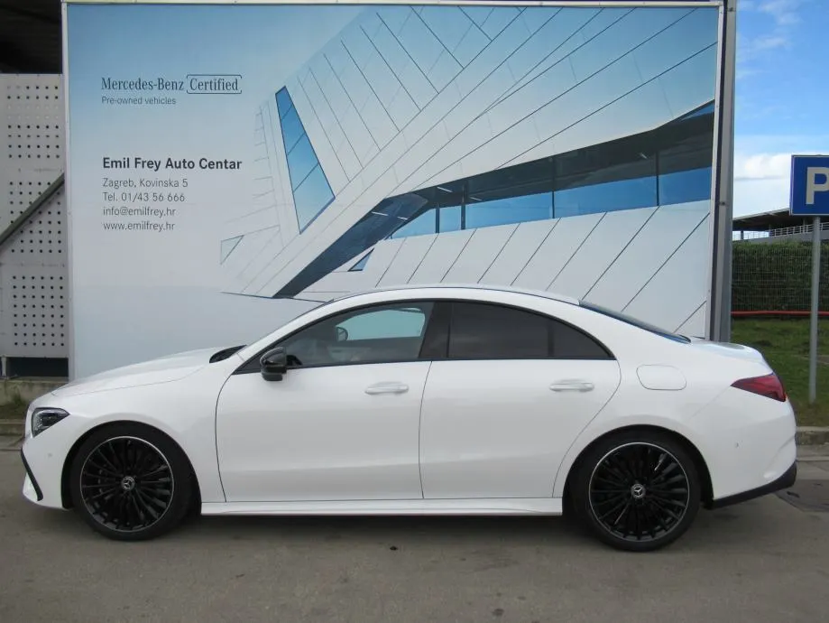 mercedes-benz cla 200 d amg line / night paket / 19" / keyless - slika 2